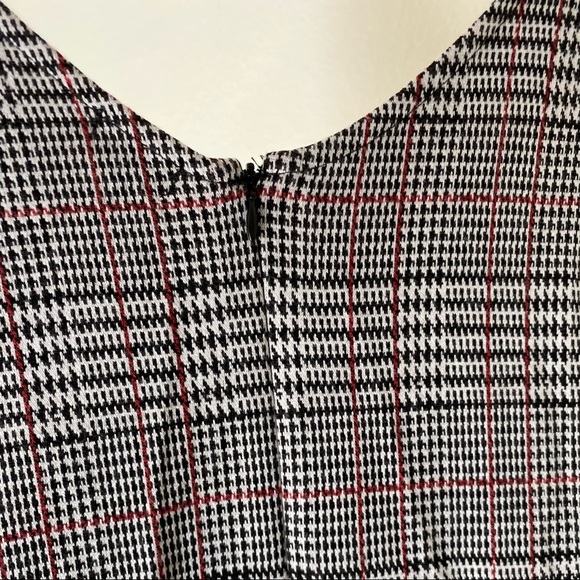 Girl Jumpsuit 12 - Picture 6 of 7